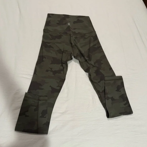 Lulu Camouflage Leggings - Picture 4 of 4